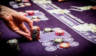 When Should You Hit or Stand in Blackjack?